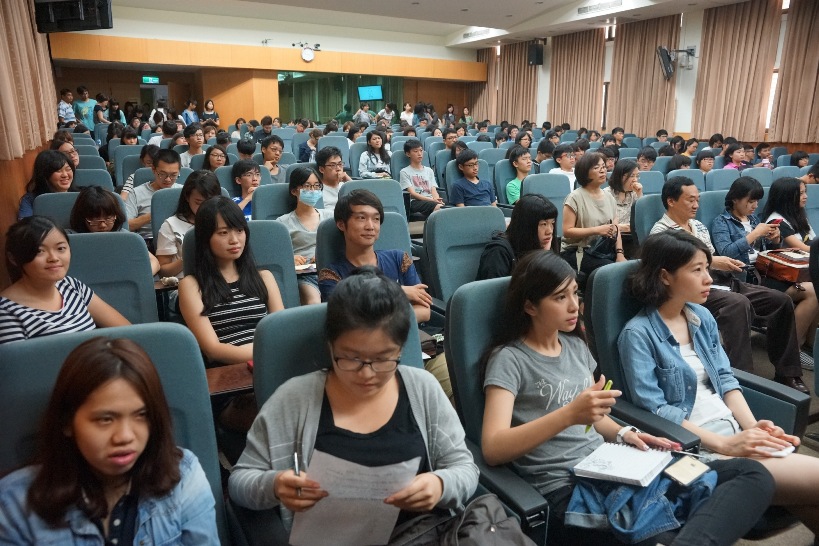 中油煉製事業部執行長李順欽參與欽海水魚苗放流