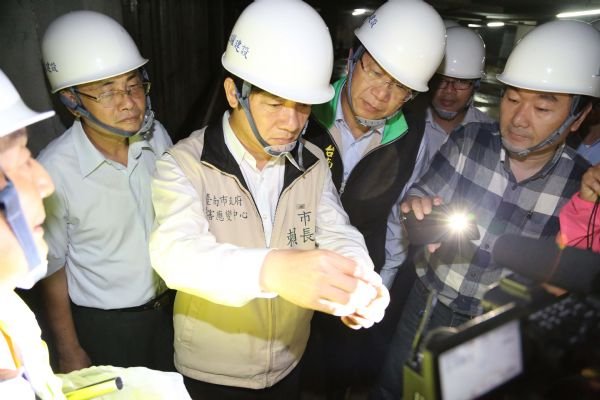 賴清德市長稽查工地登革熱防治情形 要求業者自主管理積極孳清