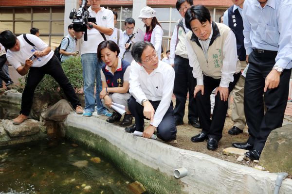 中央登革熱疫情指揮官張善政副院長南下訪視各處登革熱防治情形