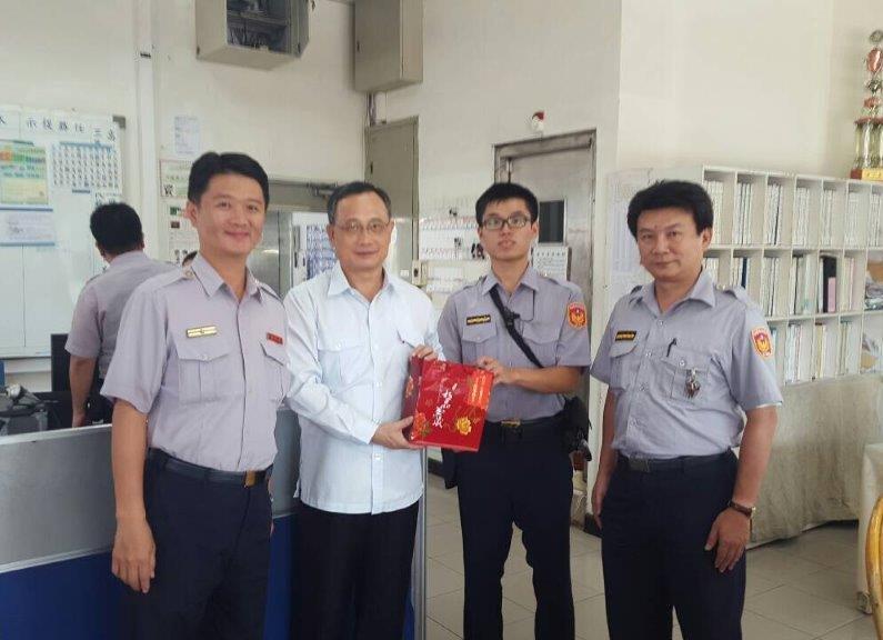 三民二分局打擊犯罪績效卓著 警察局長陳家欽親自頒發破案茶