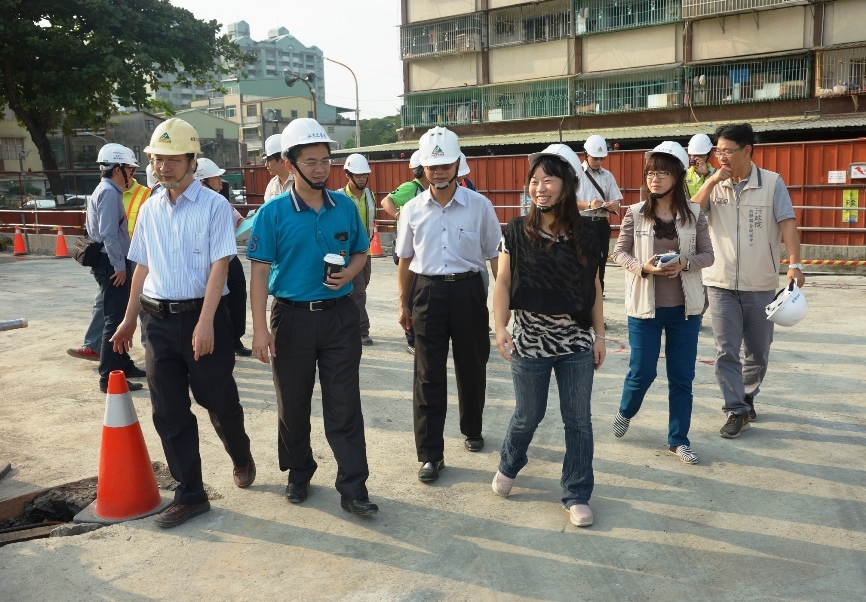 訪查行政院南部中心新建大樓工程  江玲君期為公共工程綠能新指標