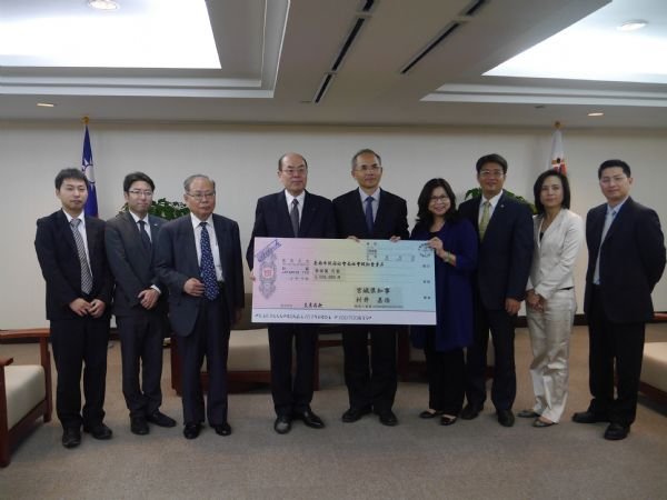 日本宮城縣副知事若生正博來台南親交善款 展現兄弟情誼