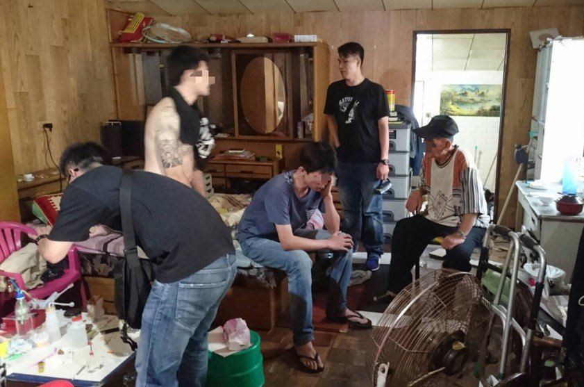 三民一分局哈爾濱所警查獲毒品通緝犯 查扣海洛因及安非他命毒品