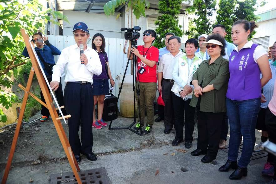 視察燕巢安東橋 高雄市長陳菊盼解決當地淹水問題