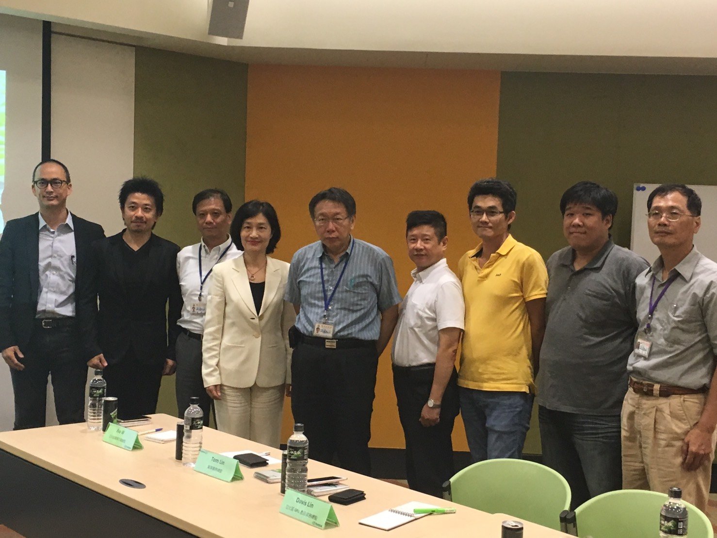北市府結合企業協助新創研發專業 柯文哲市長參訪NVIDIA 視察VR Lab交換Smart City意見