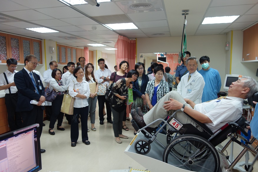 立法院、衛生福利部等中央首長參訪高雄醫學院殊需求者牙科運作