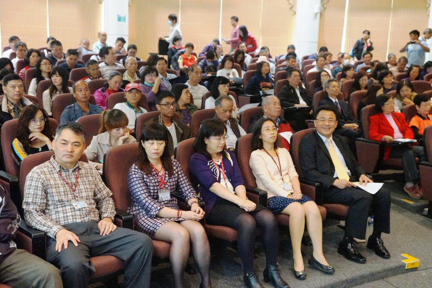 行政院南部中心執行長黃義佑在屏東市主持「房地合一課徵所得稅」講習強化宣導　