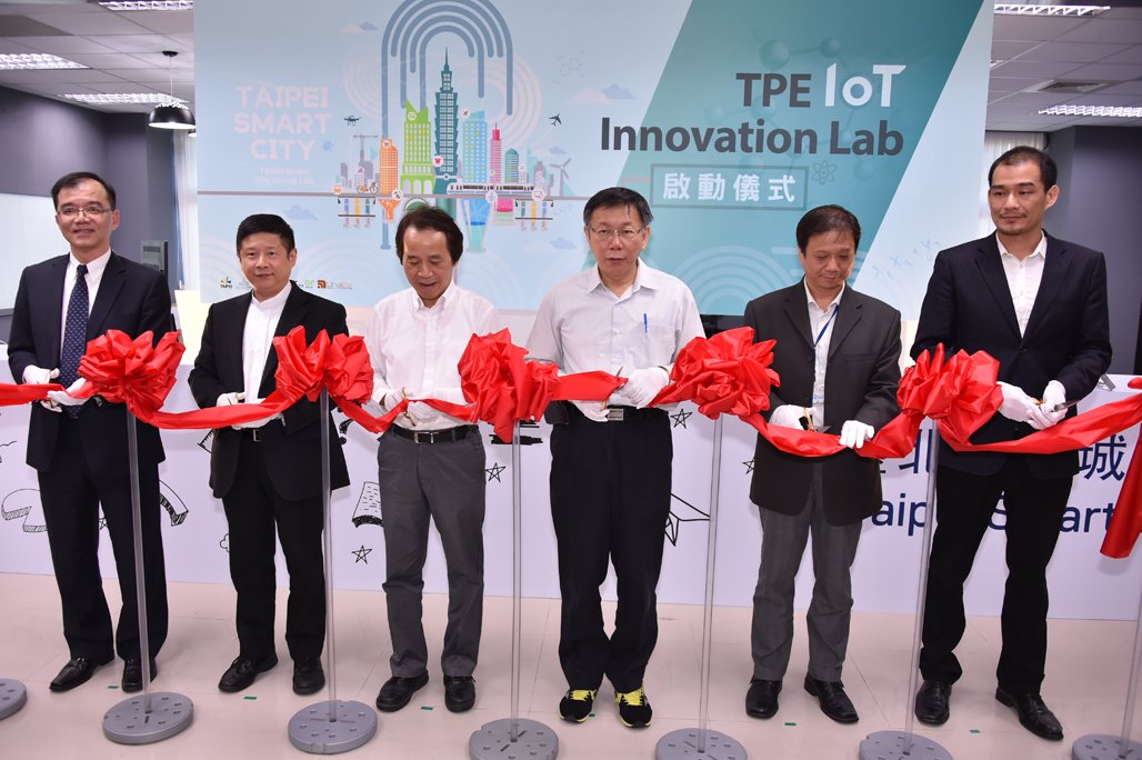 訪視臺北智慧城市專案辦公室 柯文哲:要勇於創新就需建立不怕失敗的文化