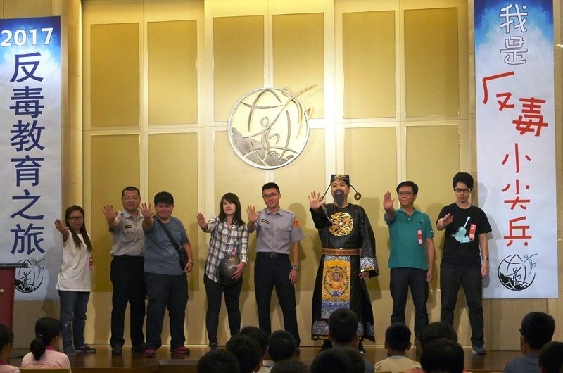 高雄市少年警察隊、婦幼警察隊、山達基教會辦反毒互動劇場 回響熱烈