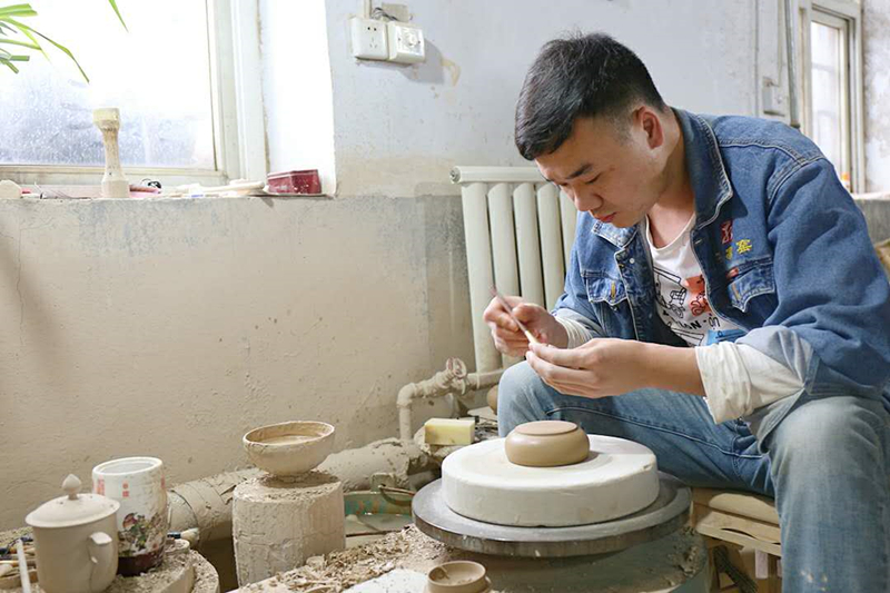 河南省台辦宣傳處長劉雋陪同台灣媒體記者參訪禹州市