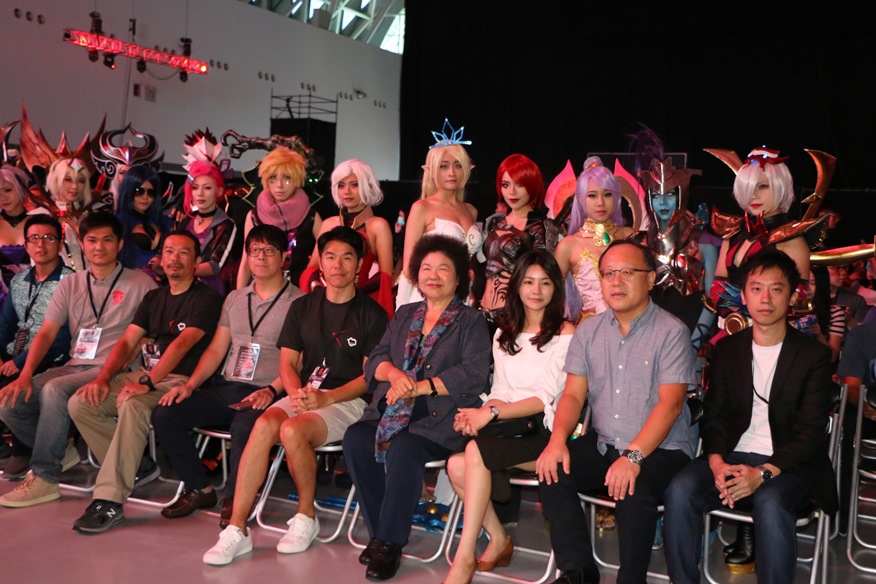 英雄聯盟決戰港都台港澳賽區與中國之戰 高雄市長陳菊：把冠軍留在台