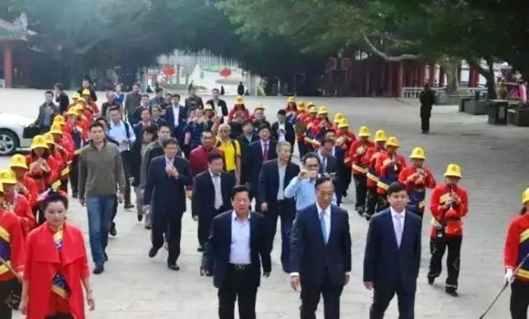 鴻海集團總裁郭台銘親赴湄洲島接駕 媽祖起駕巡繞境寶島台灣巡安