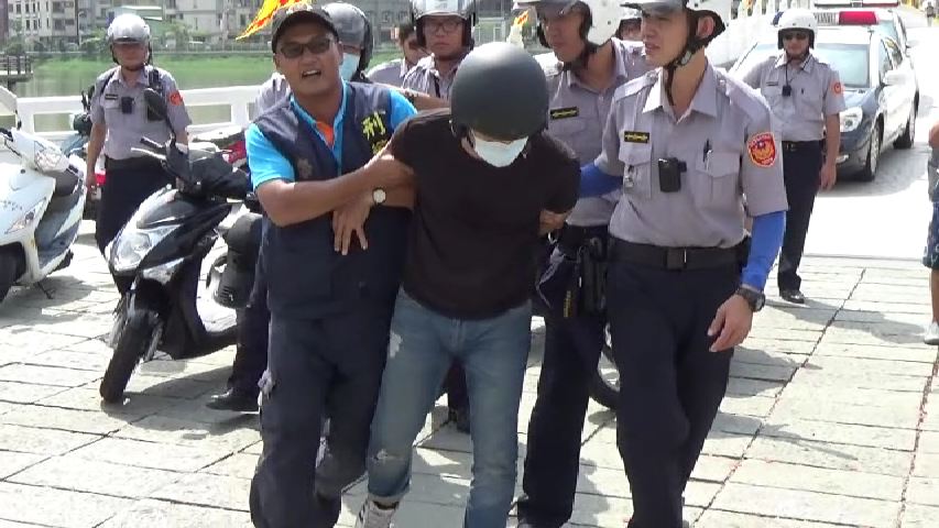 三民第二分局辦理攔截圍捕演練 二翼及前端分進合擊過程逼真