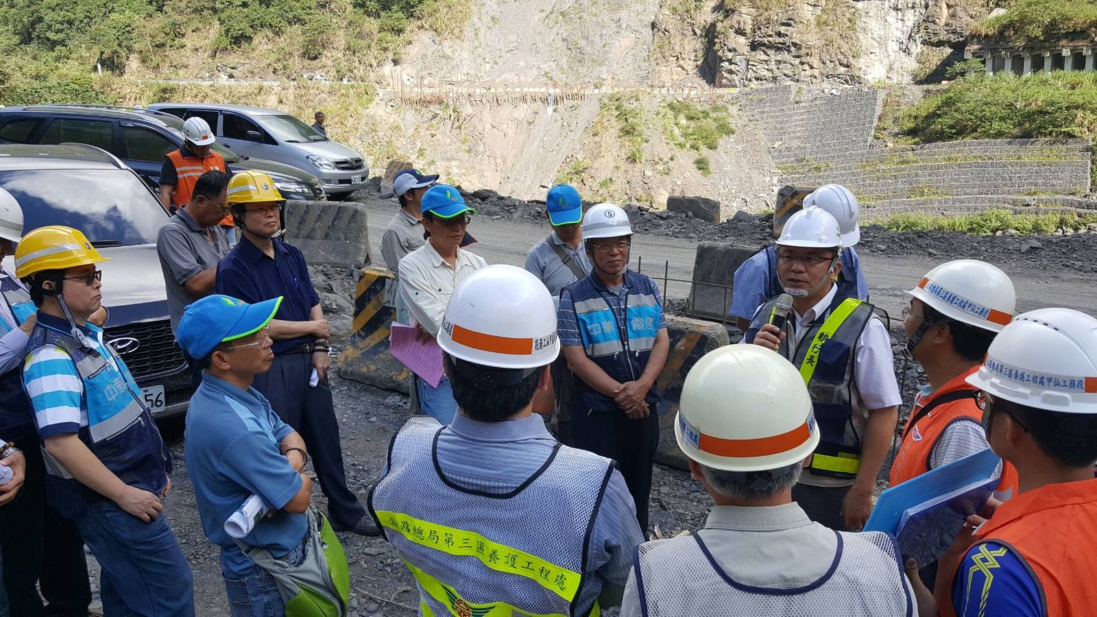 行政院南部中心執行長黃義佑促成南橫增設5微波基地台 全線通車前通訊率先恢復