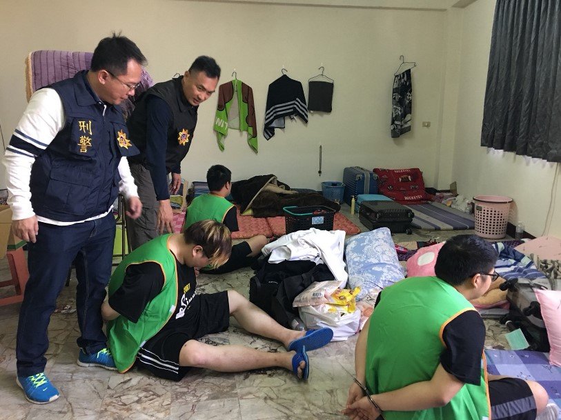 高市三民一分局會同刑事警察局等單位拂曉出擊 破獲詐欺集團逮捕二十九名嫌犯
