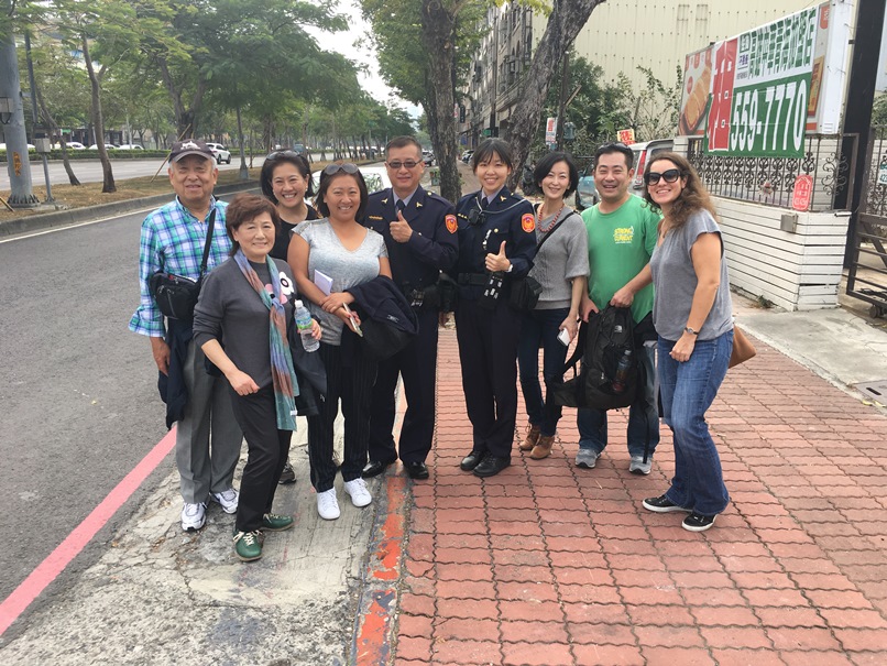 日旅客自助旅行卡關 三民一分局正妹女警神救援 台日友好再添一樁