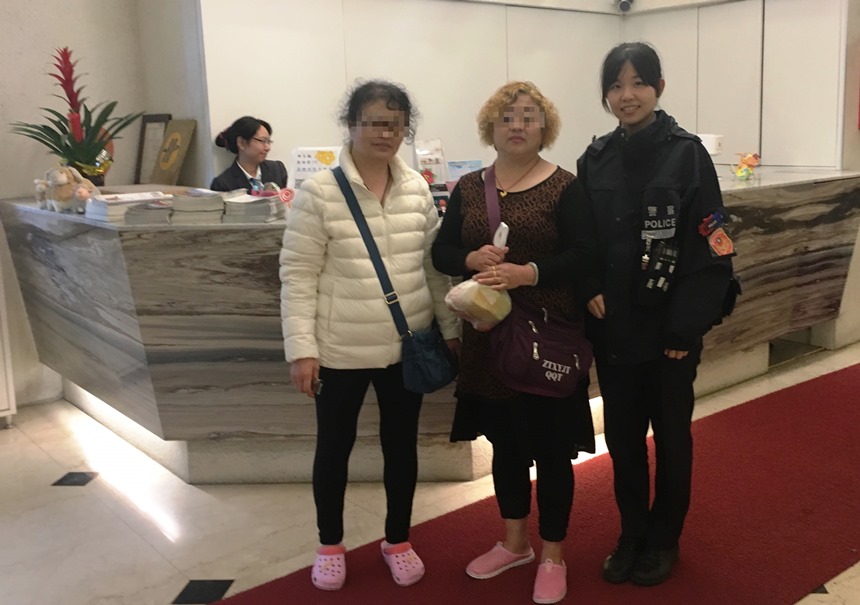 大陸旅客遊夜市迷途 三民一分局三民所警護送回飯店