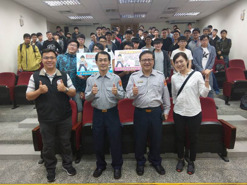 高雄市三民二分局到校園暨社區活動中心宣導交通安全