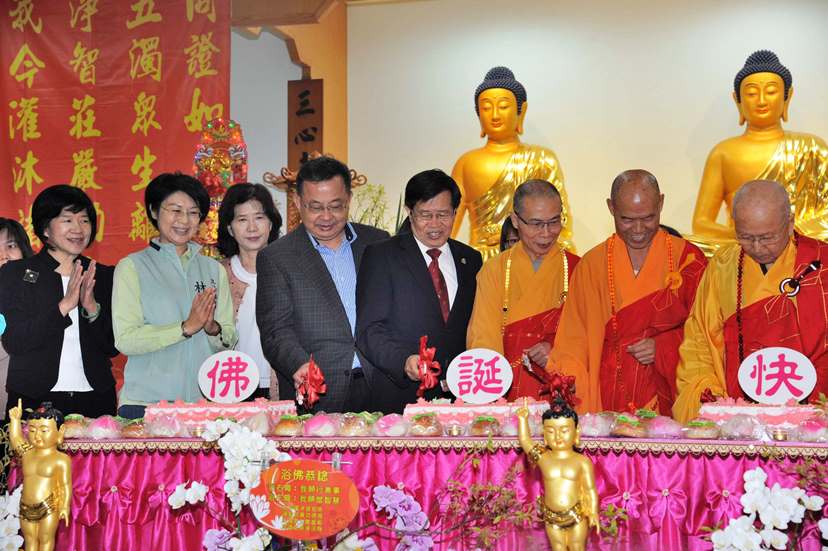 高雄市副市長楊明州參與浴佛節祈求國泰民安