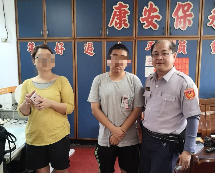 尋獲失蹤男子卻不願返家 三民一分局警撥line視訊 父一句話讓他紅了眼眶回家