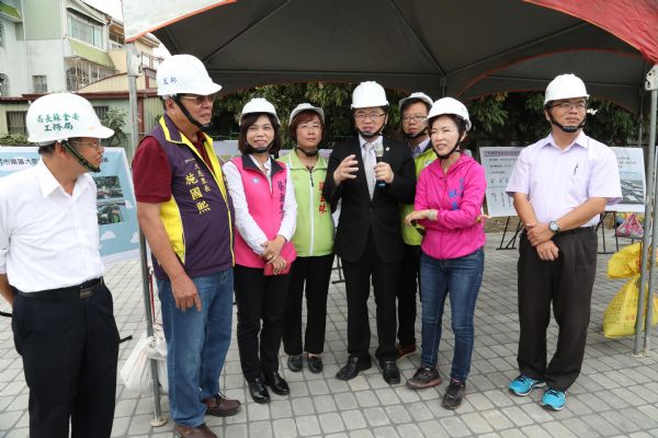 南市首座 大恩特色公園即將完工 以「飛機進化史」打造特殊遊戲場