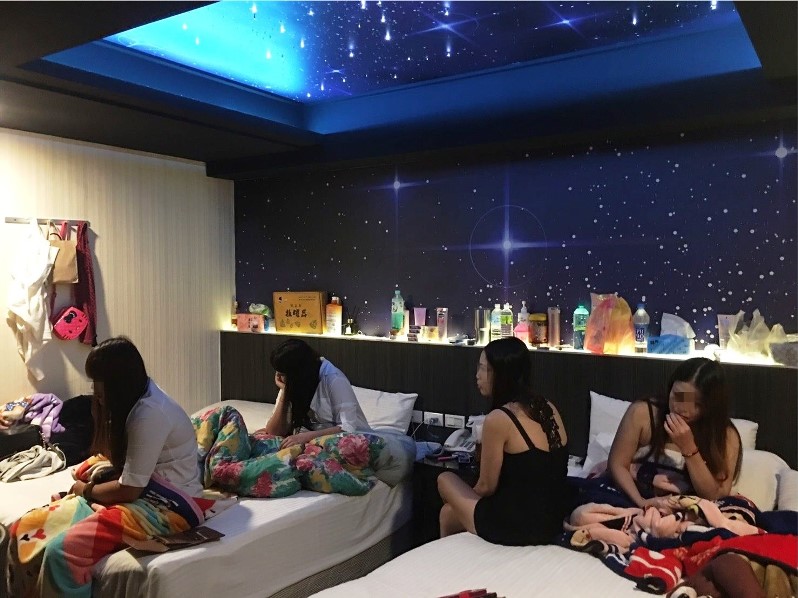 高雄地方檢署、左營警分局執行青春專案 威力掃蕩色情旅館