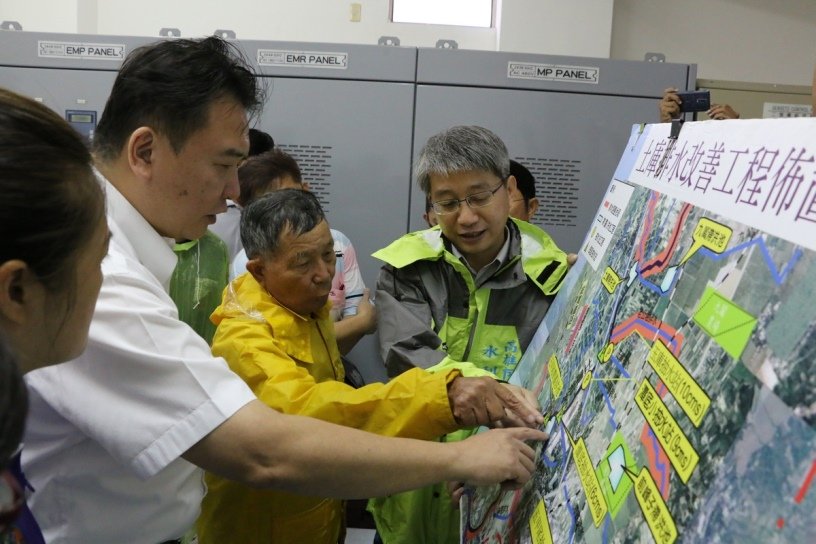 確保抽水機運作 高雄市長許立明視察岡山抽水站