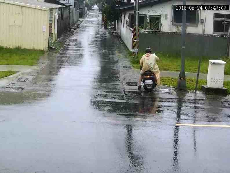 趁大雨來襲偷鋁窗 左營分局四海所警一小時逮竊嫌