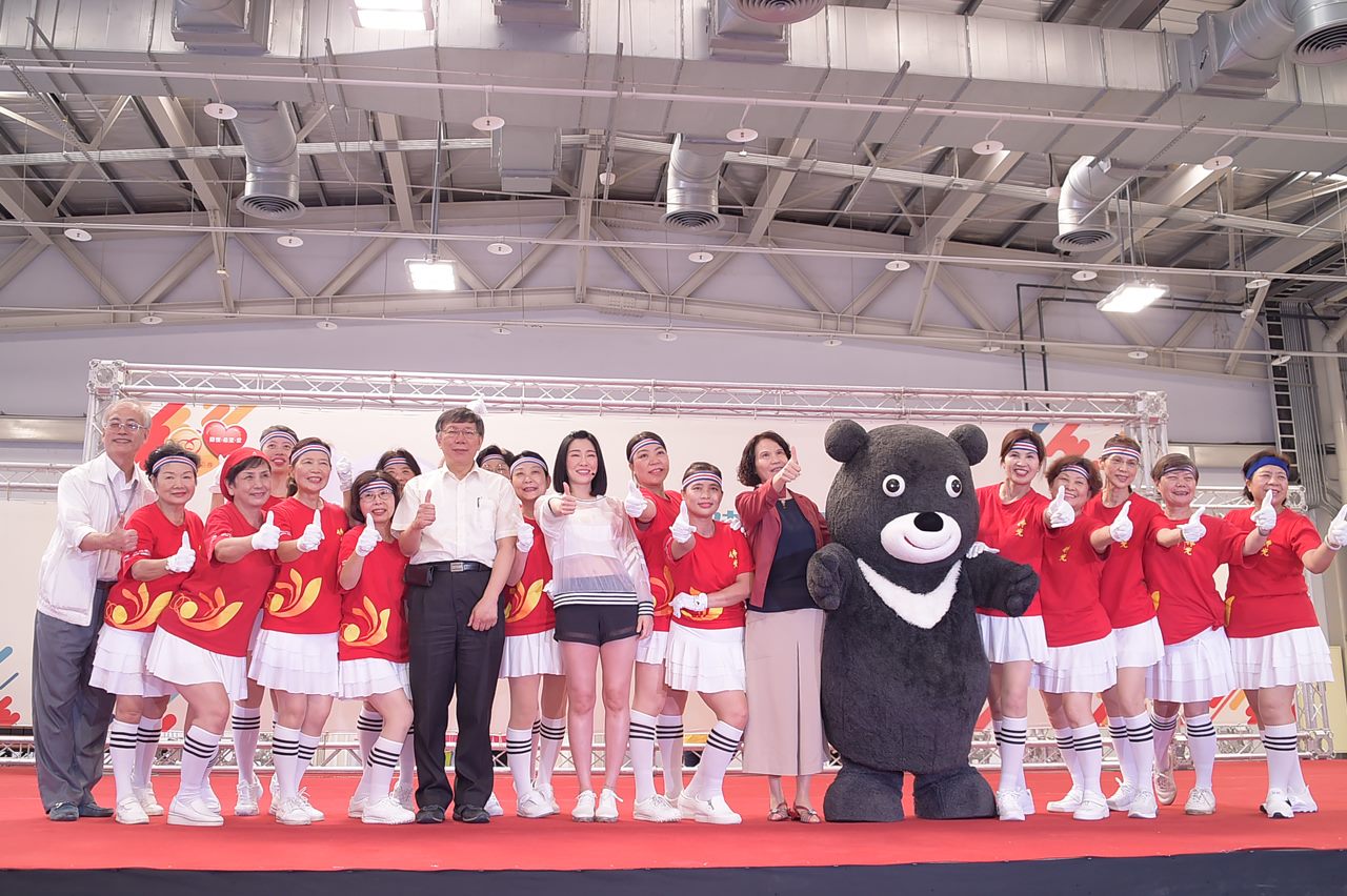 出席熊讚健康操創意競賽決賽 柯文哲直呼長者們太有活力了，這就是我們的目的