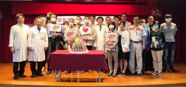 高醫移植團隊在中秋前夕成功移植了一心二腎三肝，與病友們慶重生。