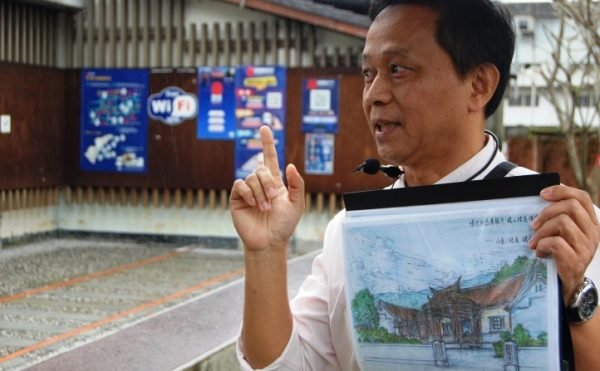 由頭城知名藝術家-鉛筆馬丁領團的「頭城勁厝WAY小旅行─頭城說畫‧畫說頭城」
