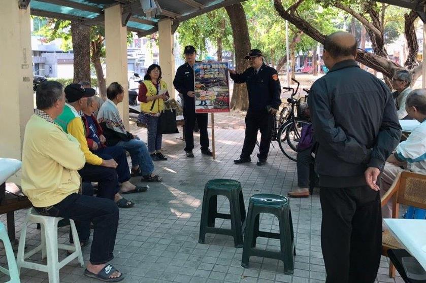 三民二分局向長者宣導行的安全