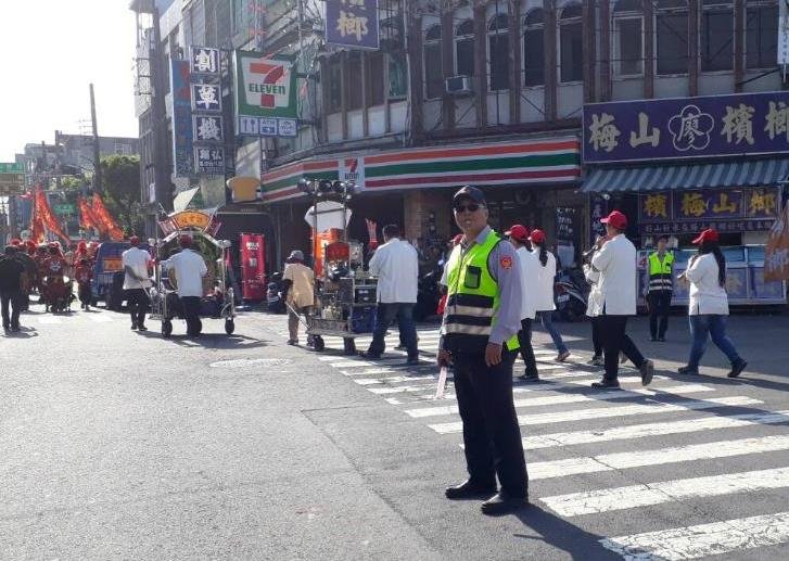進香團遶境活動 左營警方交通管制