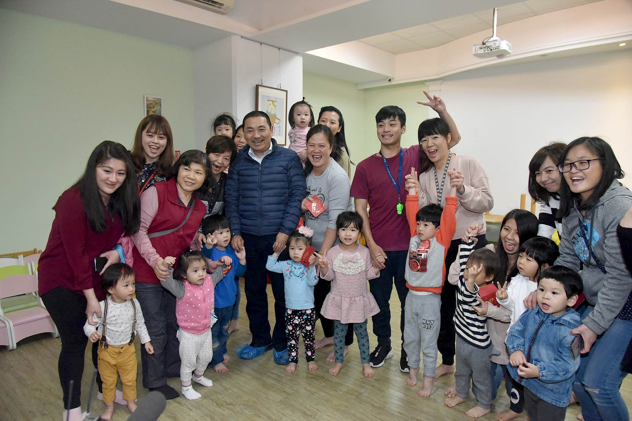 侯友宜市長訪幼兒園賀新年 允諾持續增設幼托服務
