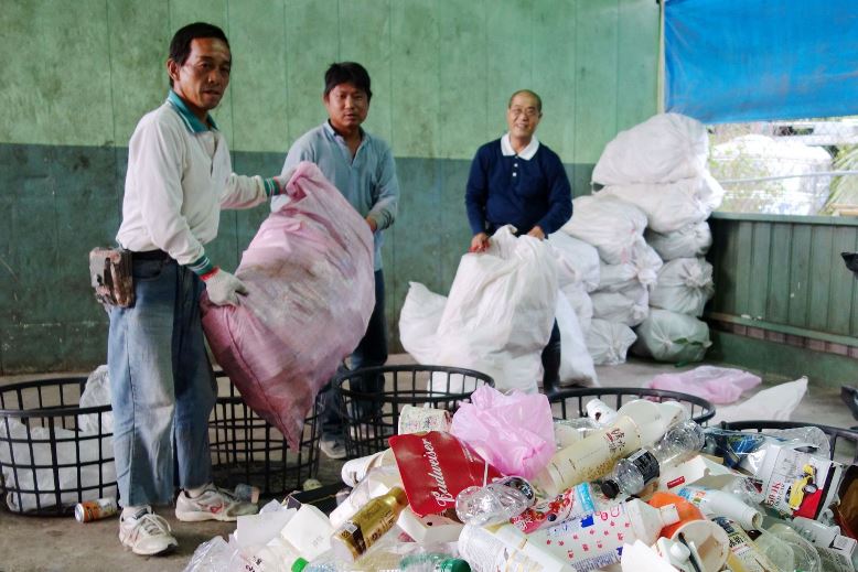 慈濟生命教育感化更生人 遠離毒品投入環保志工