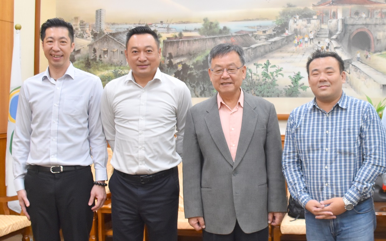 行政院南部中心執行長陳政聞拜會縣長賴峰偉