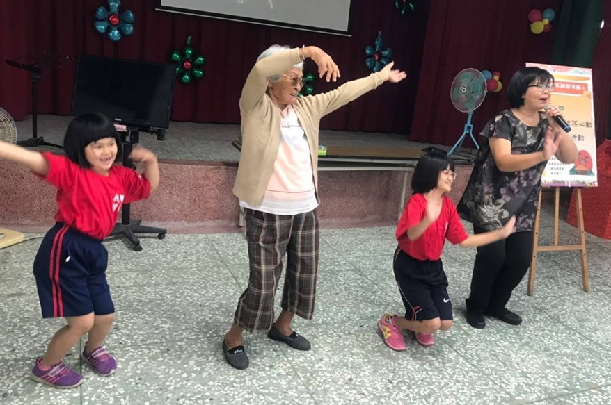 嘉義縣政府舉辦「親子教育祖孫心動小學堂活動」