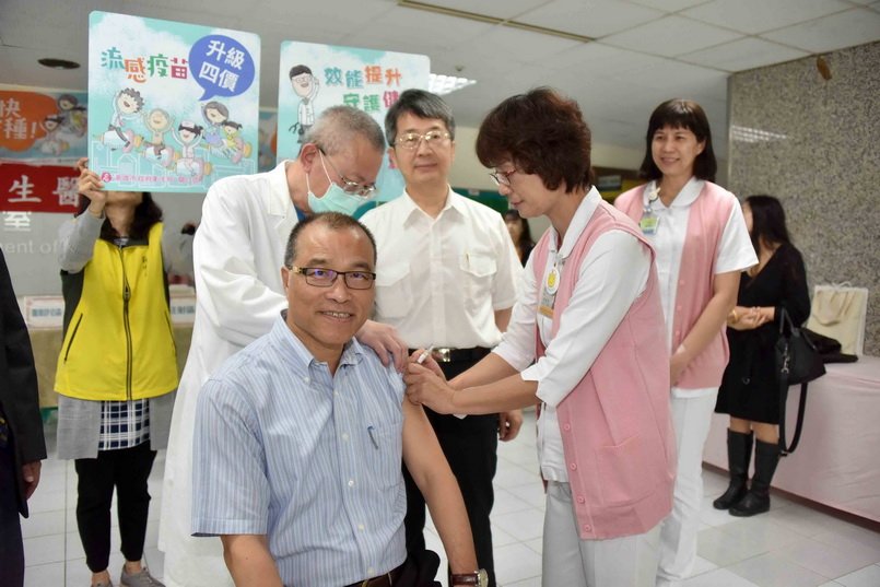 流感疫情升溫 葉匡時帶頭呼籲全民一起打疫苗