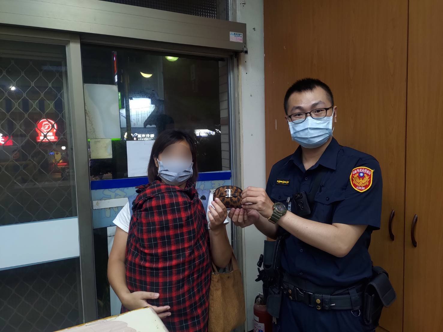 遺失萬元生活費 左營分局警助尋回