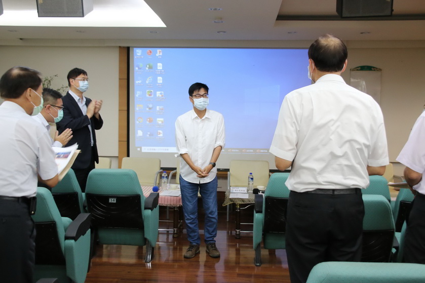 兩年拚四年 陳其邁力求無縫接軌趕緊上工