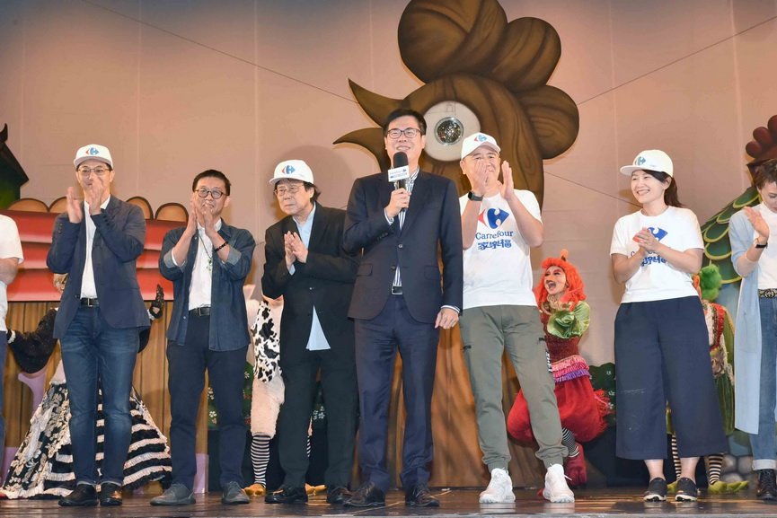 家樂福文化藝術季 陳其邁：感謝在地落腳 善盡企業社會責任