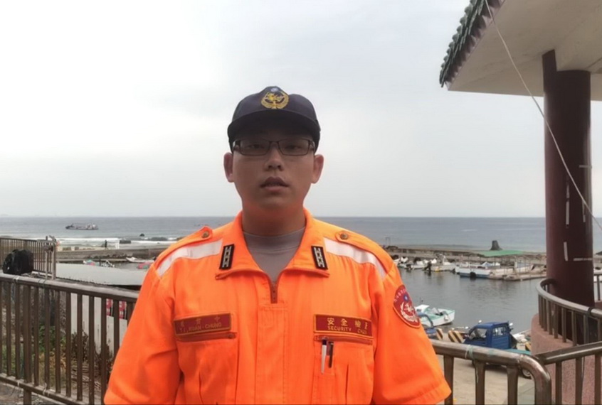 潛客疑似違法餵食海龜 海巡第五岸巡隊循線逮人