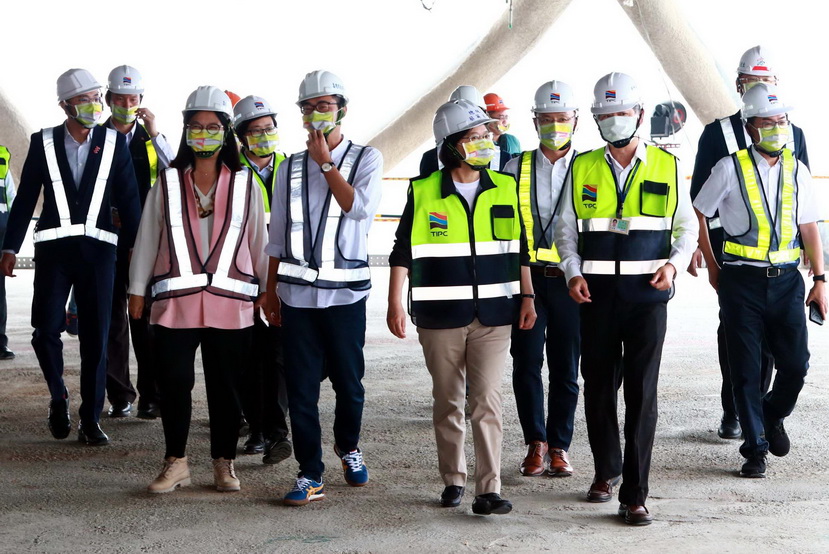 陪同總統視察亞灣區 陳其邁：創新園區扮演全球供應鏈角色