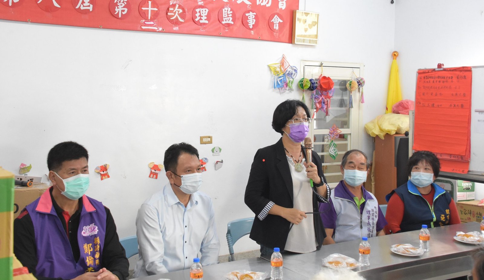 彰化縣長王惠美訪秀水社區關懷據點 贈地瓜加菜