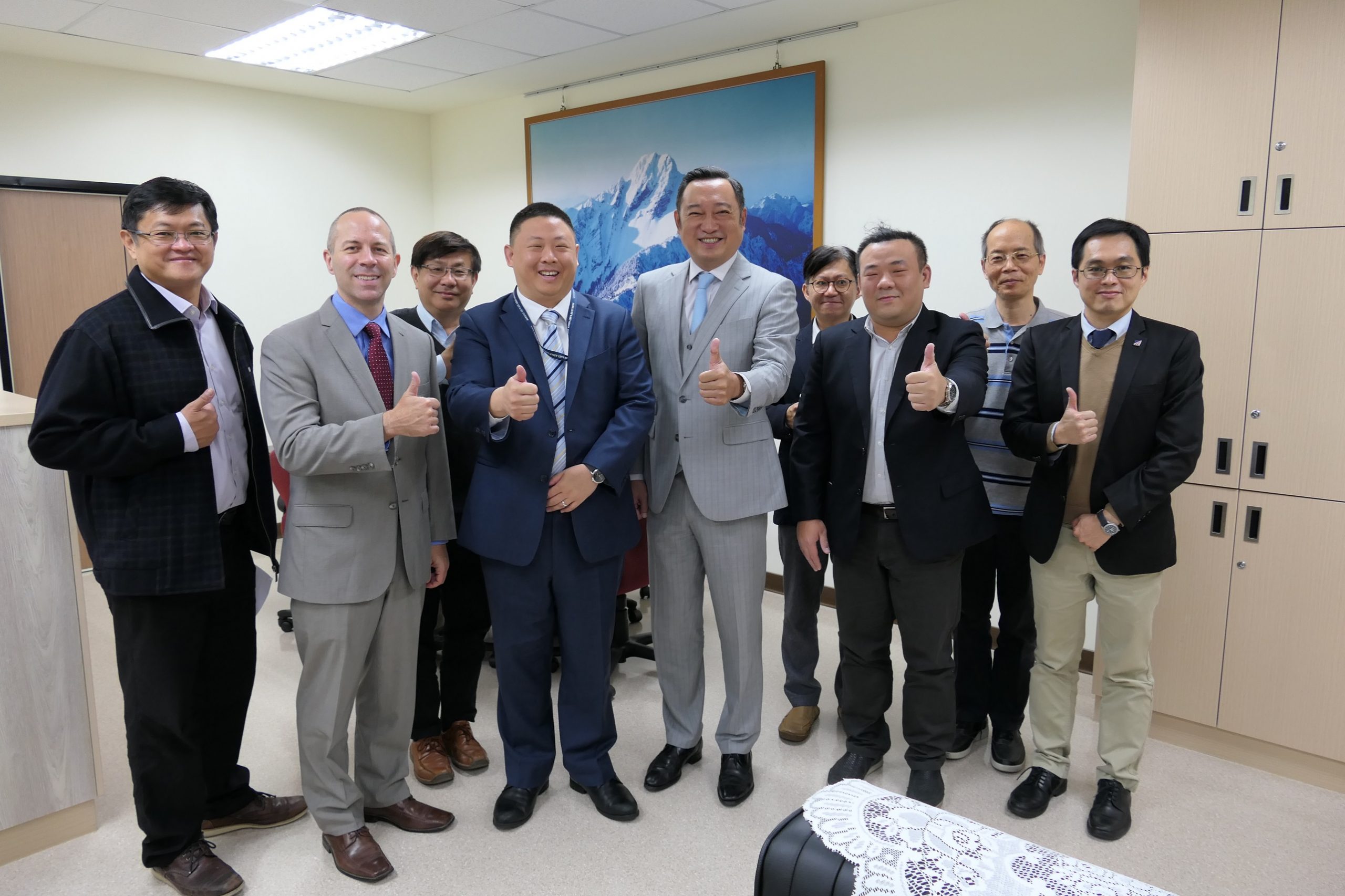 在台協會高雄分處處長 拜會行政院南部服務中心