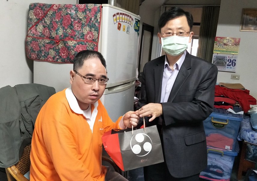 雄檢、犯保高雄分會攜手關懷身障弱勢重傷家庭