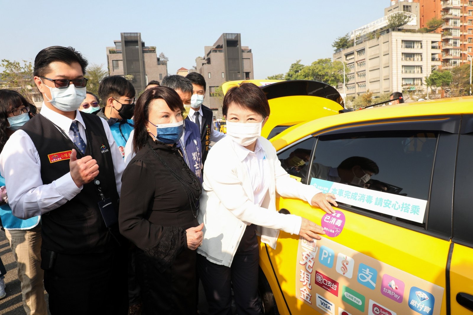 計程車強化防疫 台中市盧秀燕視察消毒