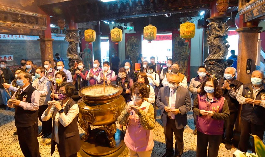 彰化王功漁火節擲筊祈福 縣長王惠美：下月再擇日