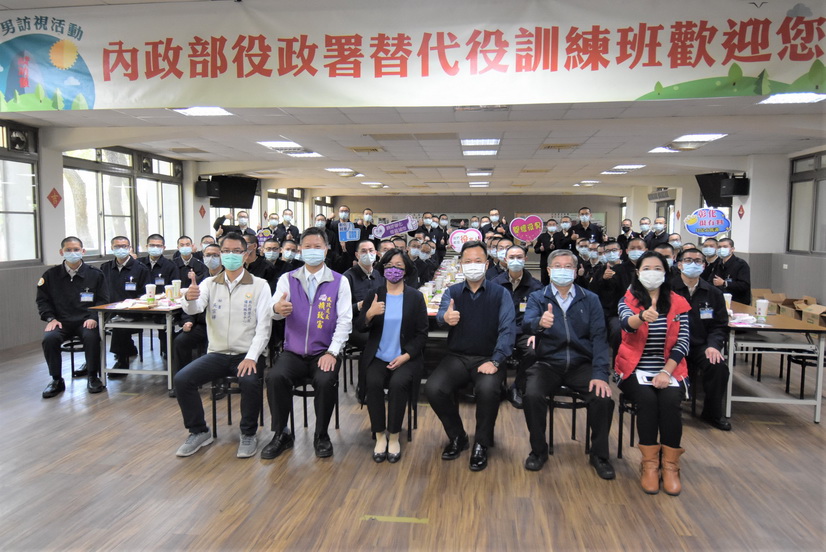 關心縣籍子弟兵 彰化縣長王惠美成功嶺探視