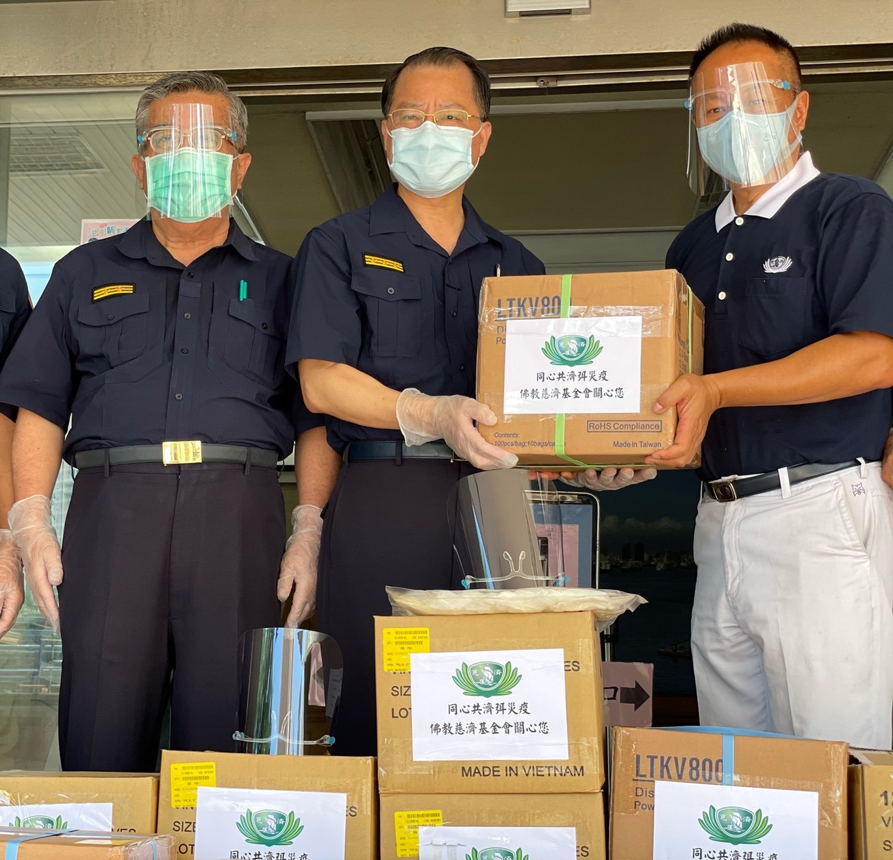 慈濟、聯電共同送物資 力挺高市警消抗疫情